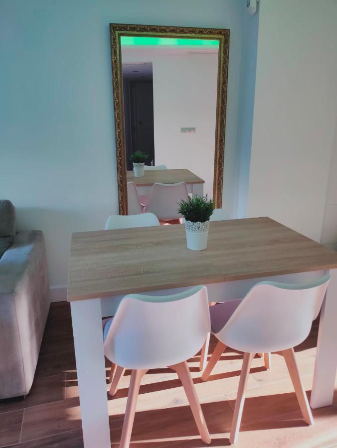 Beautiful Apartment In Third Line Beach Boliches Fuengirola Exterior foto